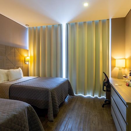 Hotel Glow Point - Mulza เลออน ภายนอก รูปภาพ