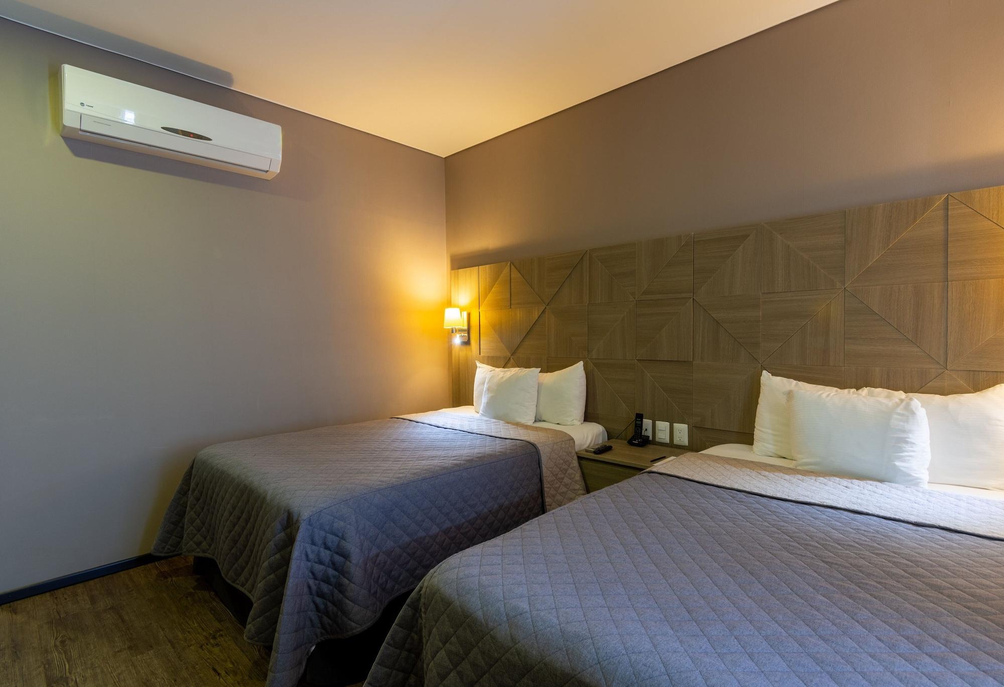 Hotel Glow Point - Mulza เลออน ภายนอก รูปภาพ