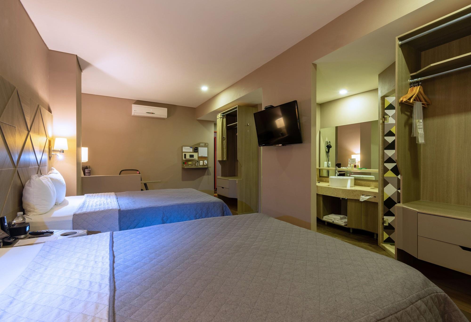 Hotel Glow Point - Mulza เลออน ภายนอก รูปภาพ
