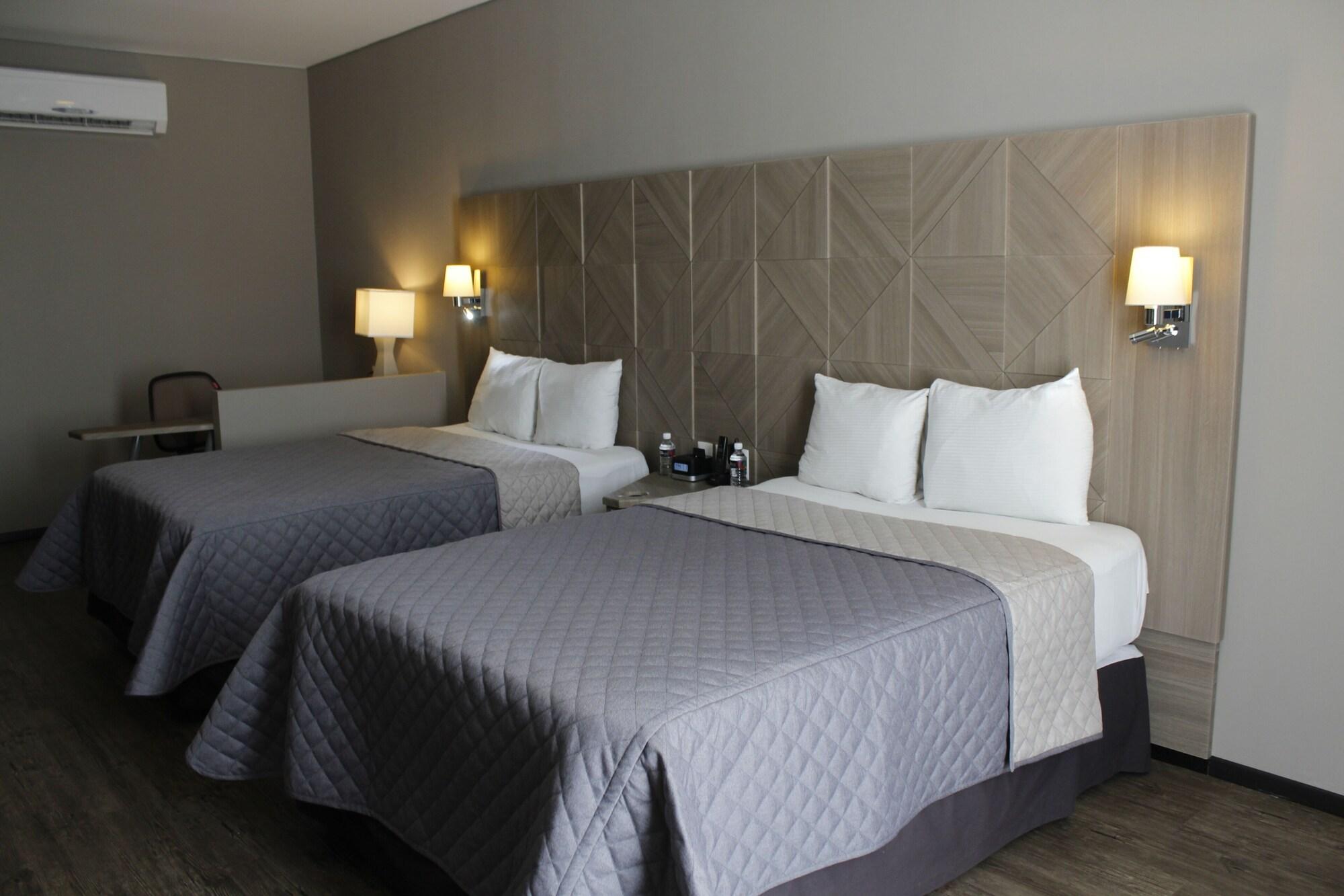 Hotel Glow Point - Mulza เลออน ภายนอก รูปภาพ