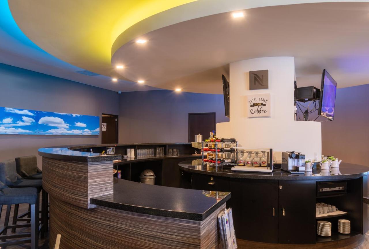 Hotel Glow Point - Mulza เลออน ภายนอก รูปภาพ