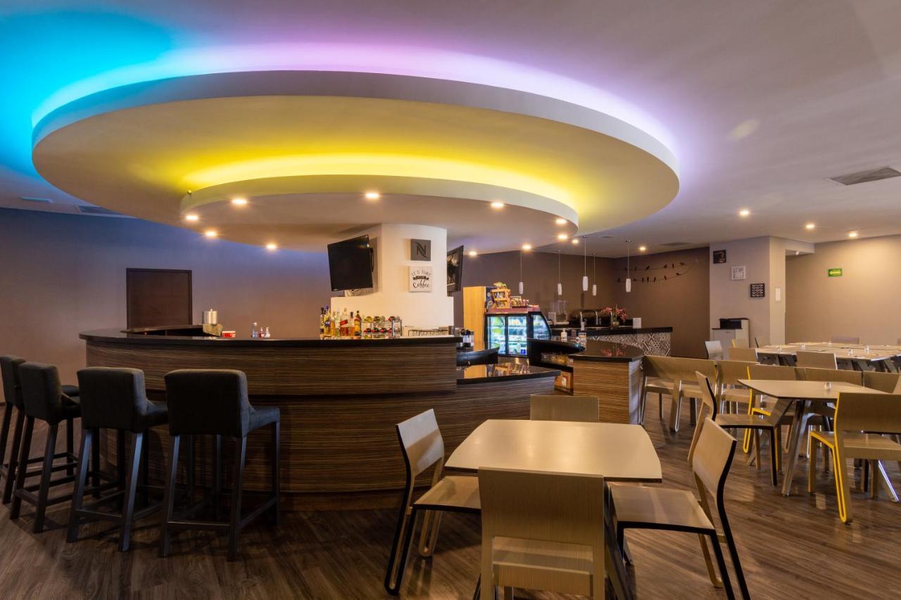 Hotel Glow Point - Mulza เลออน ภายนอก รูปภาพ