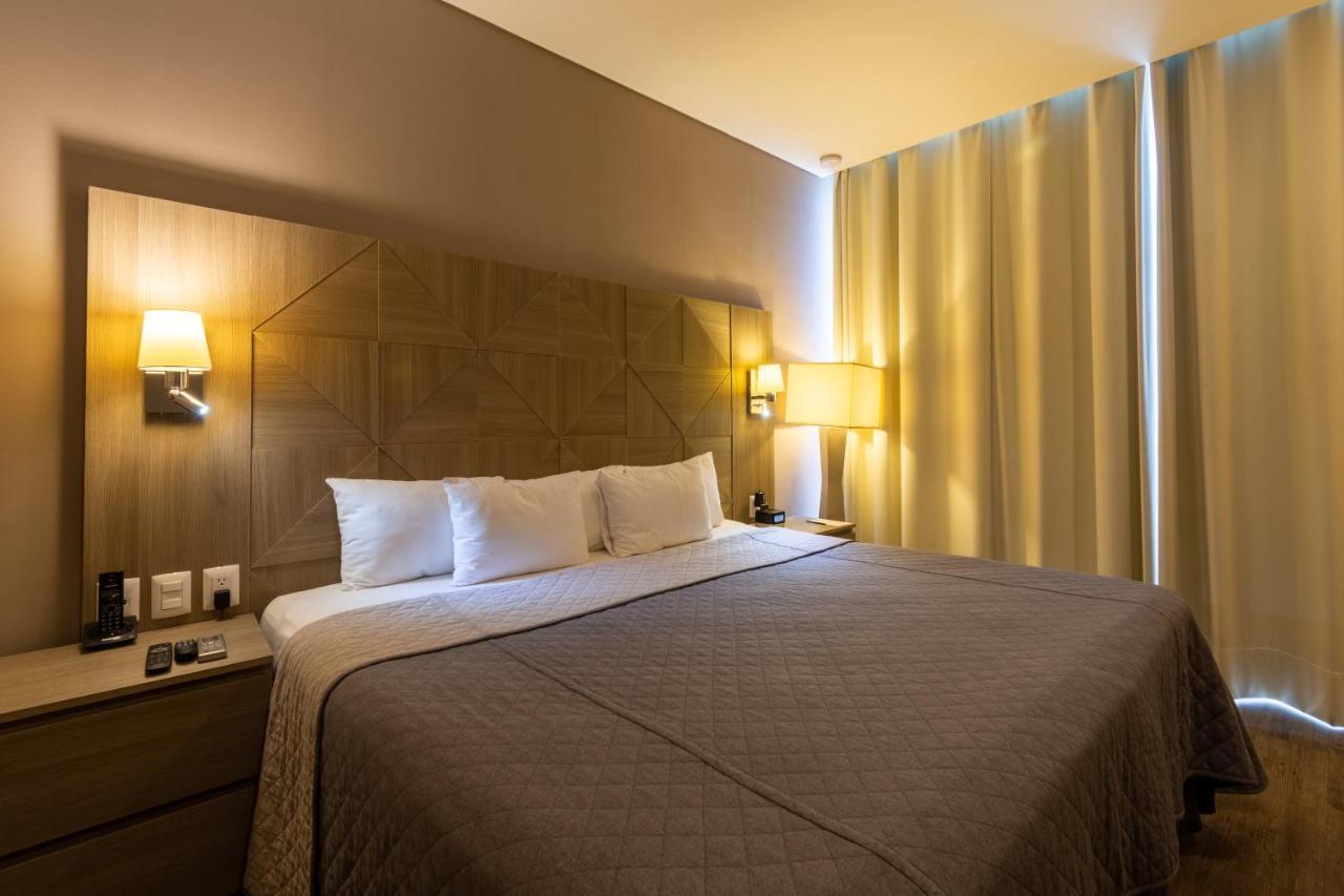 Hotel Glow Point - Mulza เลออน ภายนอก รูปภาพ