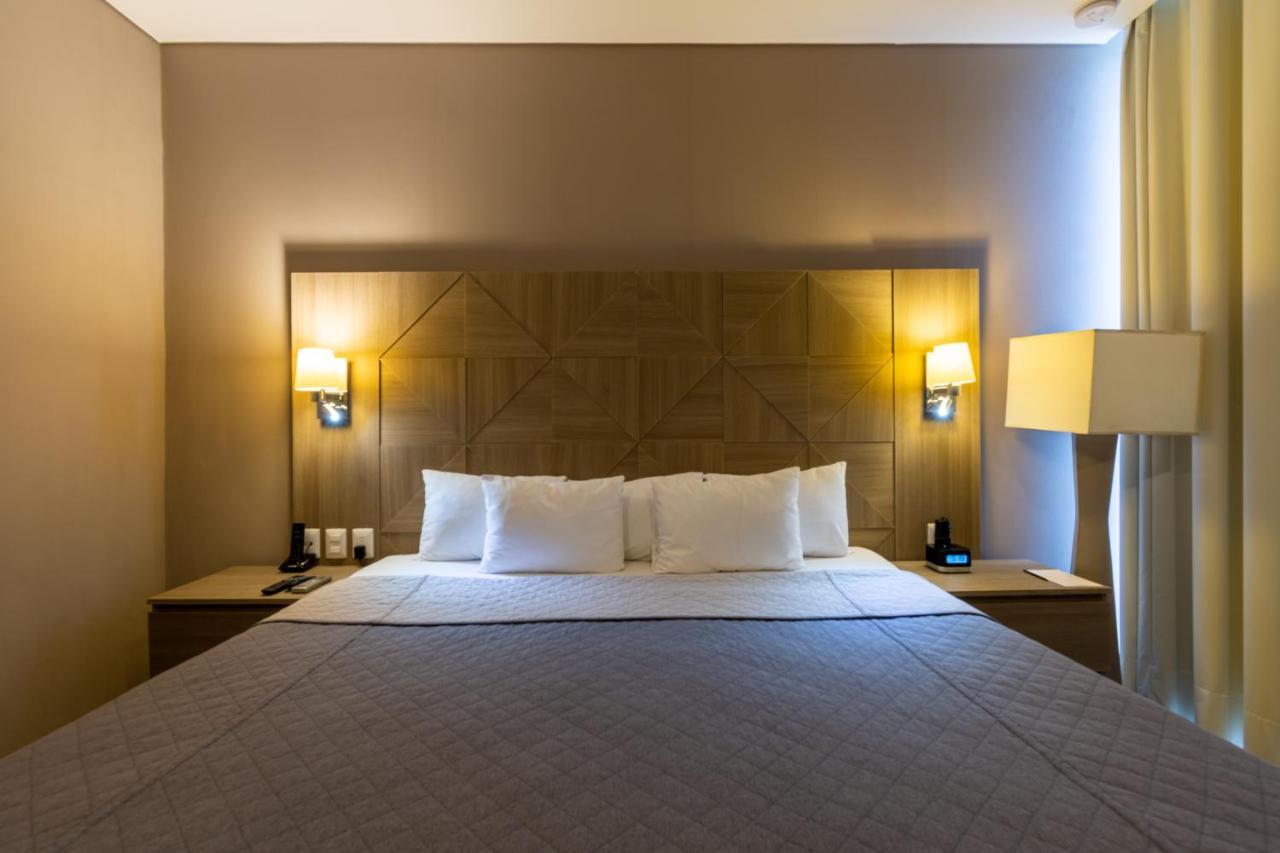 Hotel Glow Point - Mulza เลออน ภายนอก รูปภาพ